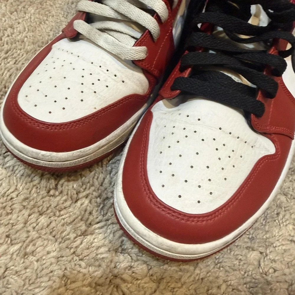 Nike Air Jordan 1 Mid Mens Size 8.5 Red White Leather Sneakers 554724-173